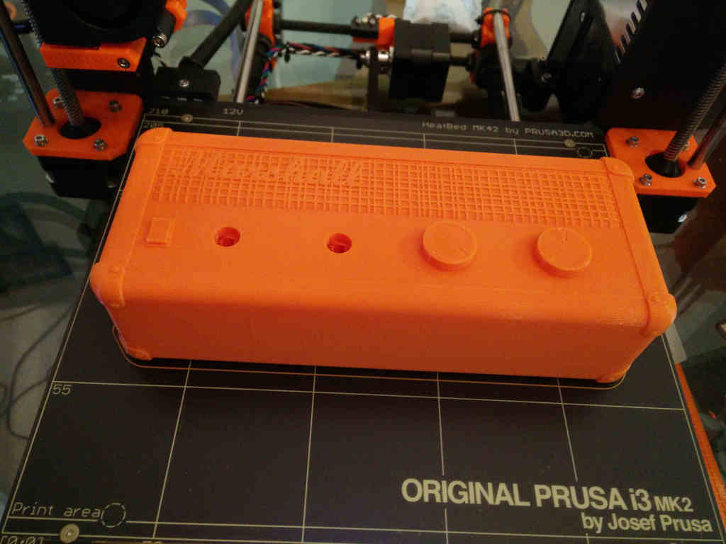 Porte-clés mural en forme d'amplificateur de guitare