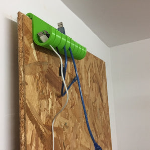 Organisateur de câble USB pour planches OSB