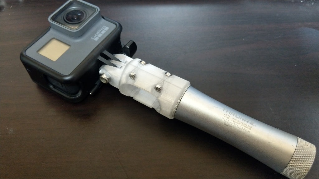 Poignée ThruNite C2 pour GoPro avec fonction de chargement intégrée