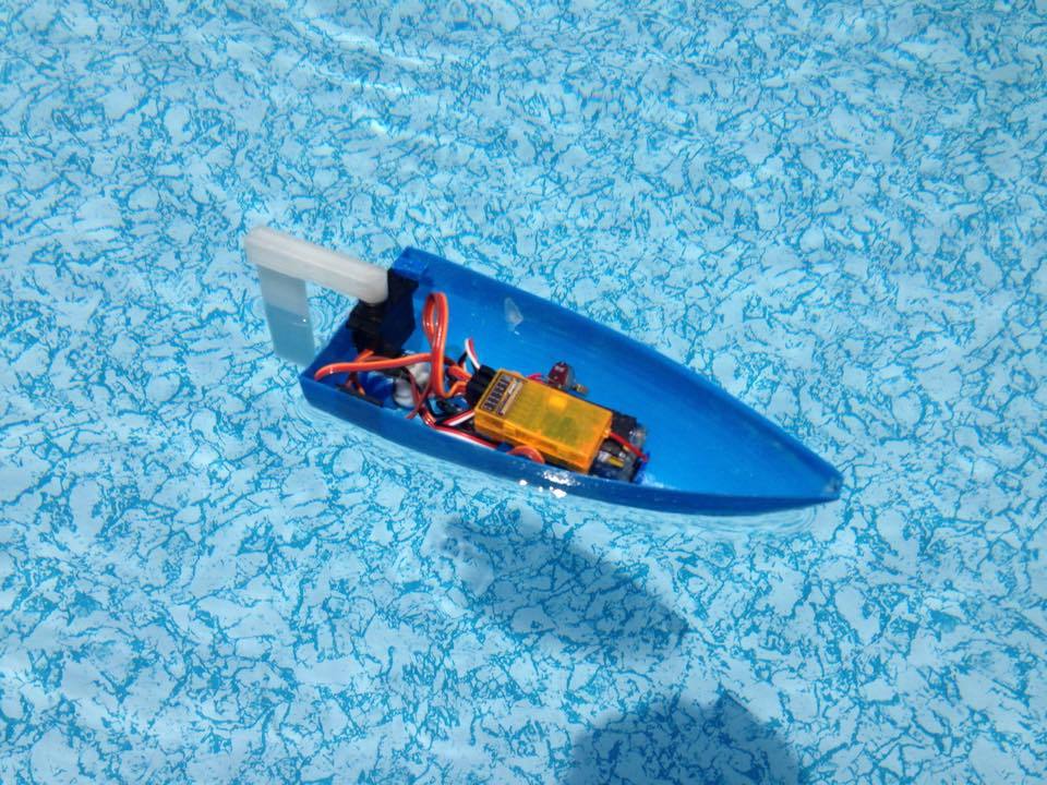 Bateau RC simple