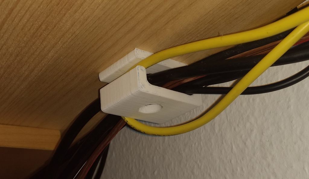 Clips de gestion des câbles avec et sans trou de vis pour un câblage organisé