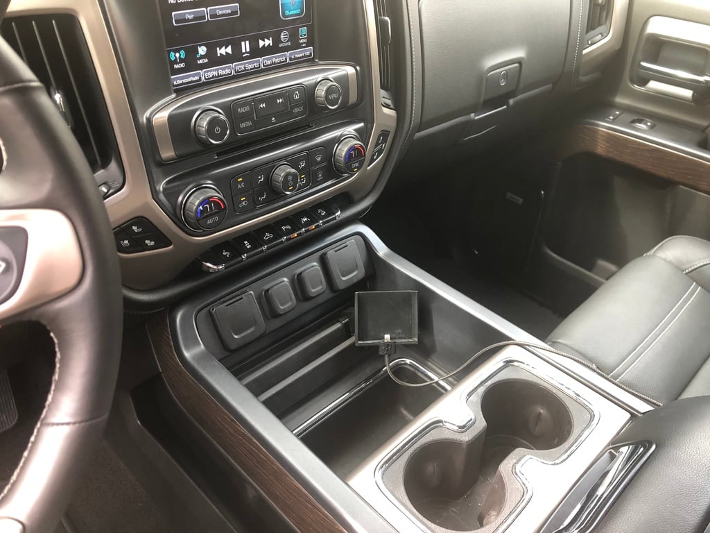 Support iPhone pour GMC Sierra/Chevrolet Silverado (2014-2018) avec console centrale