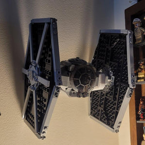 Montage mural pour Lego Star Wars TIE Fighter