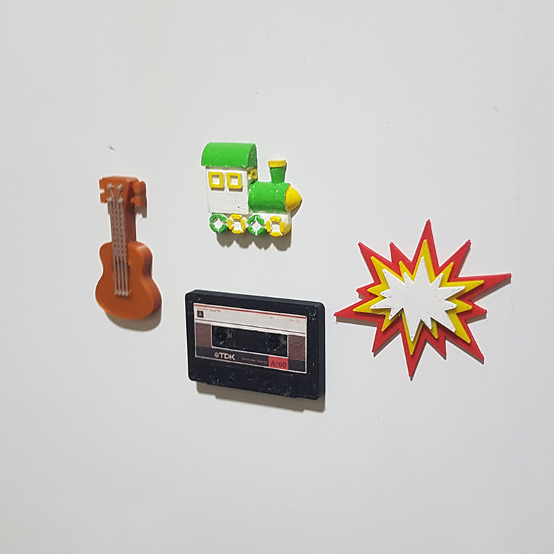 Aimants frigo train et guitare peints à la main avec modèle de cassette