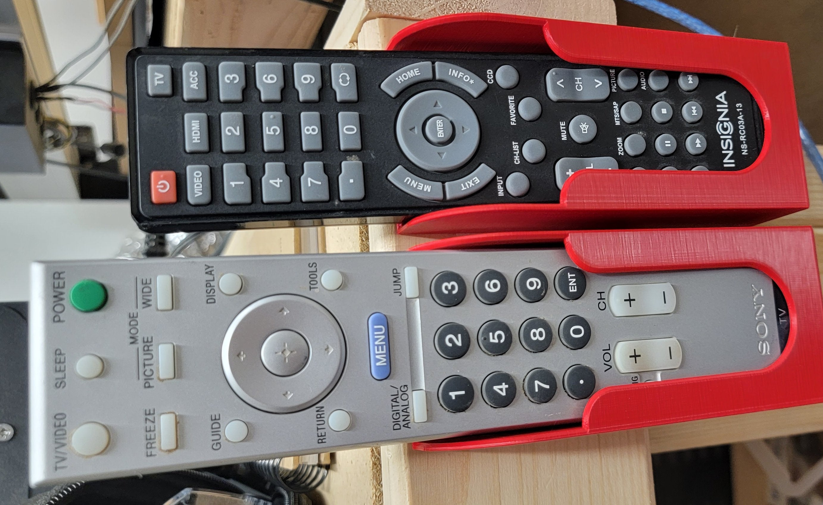 Support de télécommande pour montage avec vis à bois