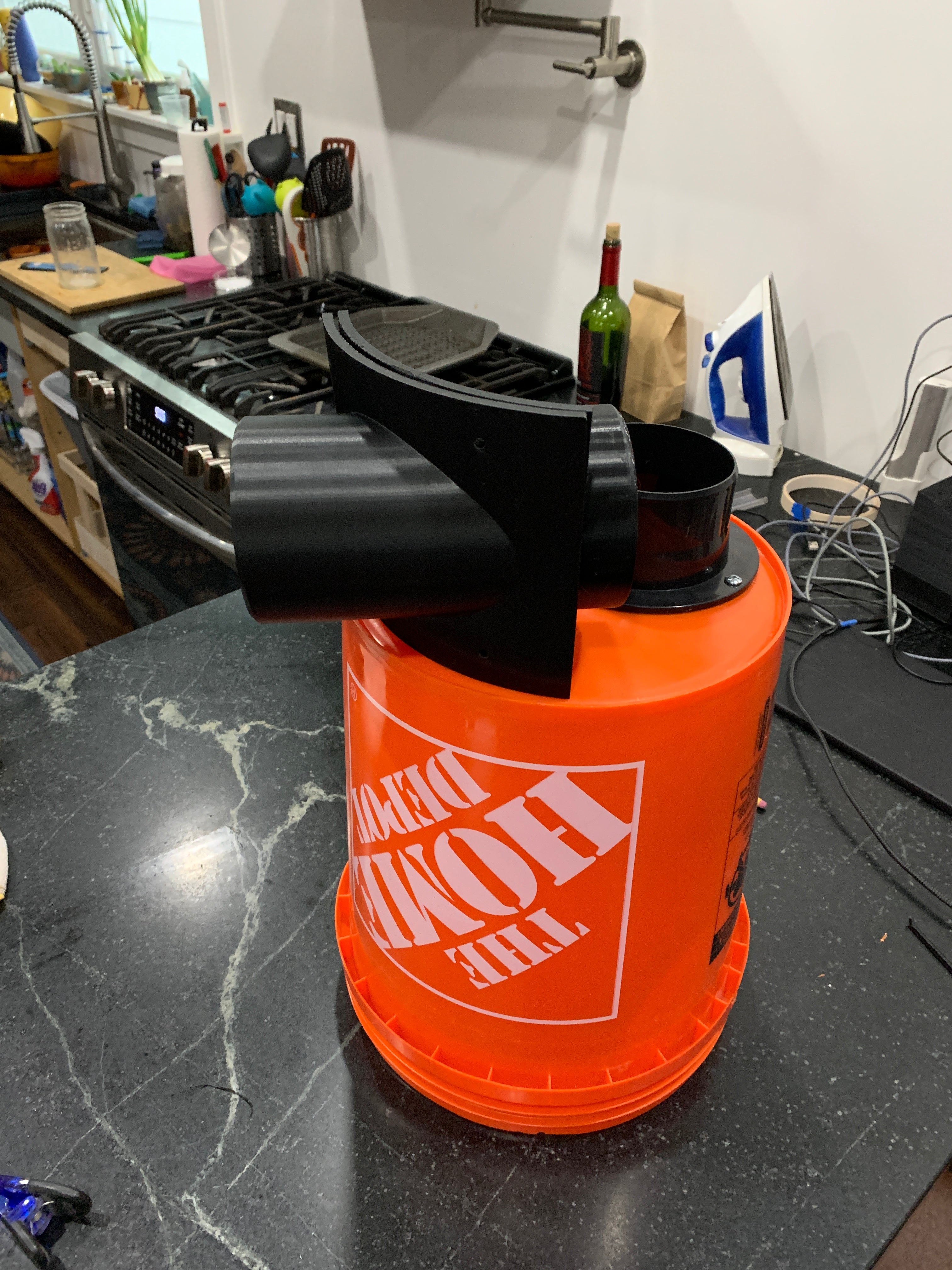 Séparateur de poussière cyclonique monté sur le côté pour seau de 5 gallons