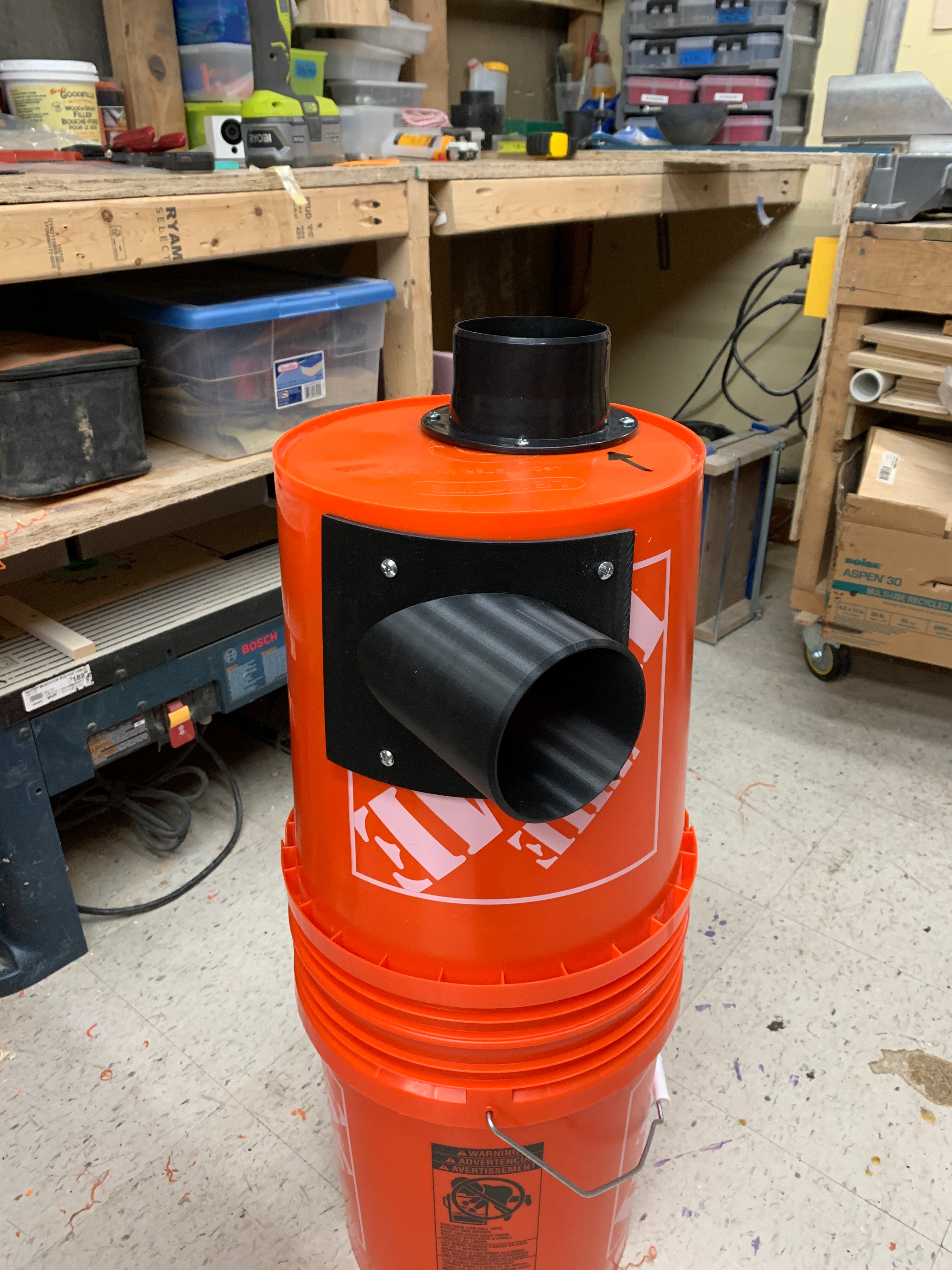Séparateur de poussière cyclonique monté sur le côté pour seau de 5 gallons