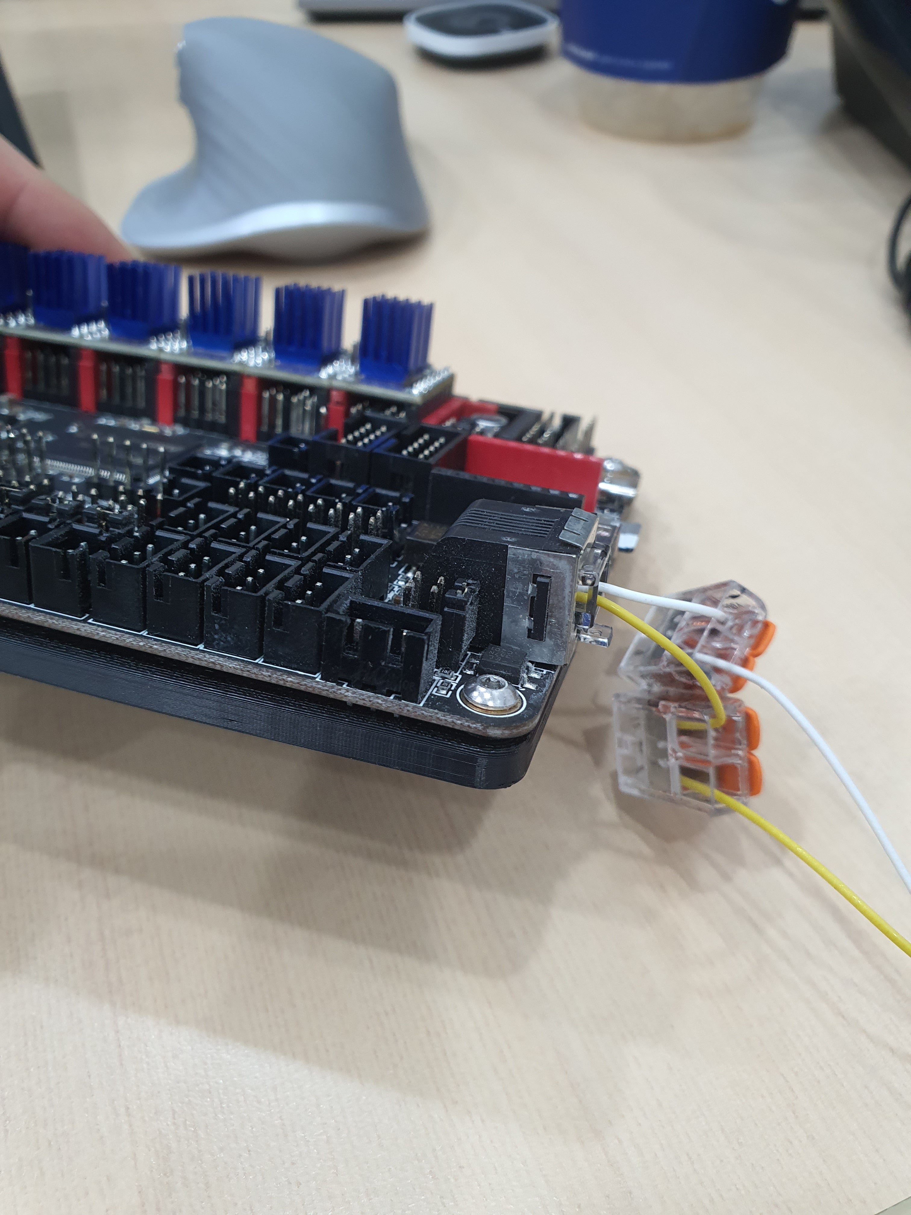 Installation de rail DIN pour LRS-200, RS-25, Raspberry Pi (3, 4 et Zero 2), ainsi que BTT Octopus.