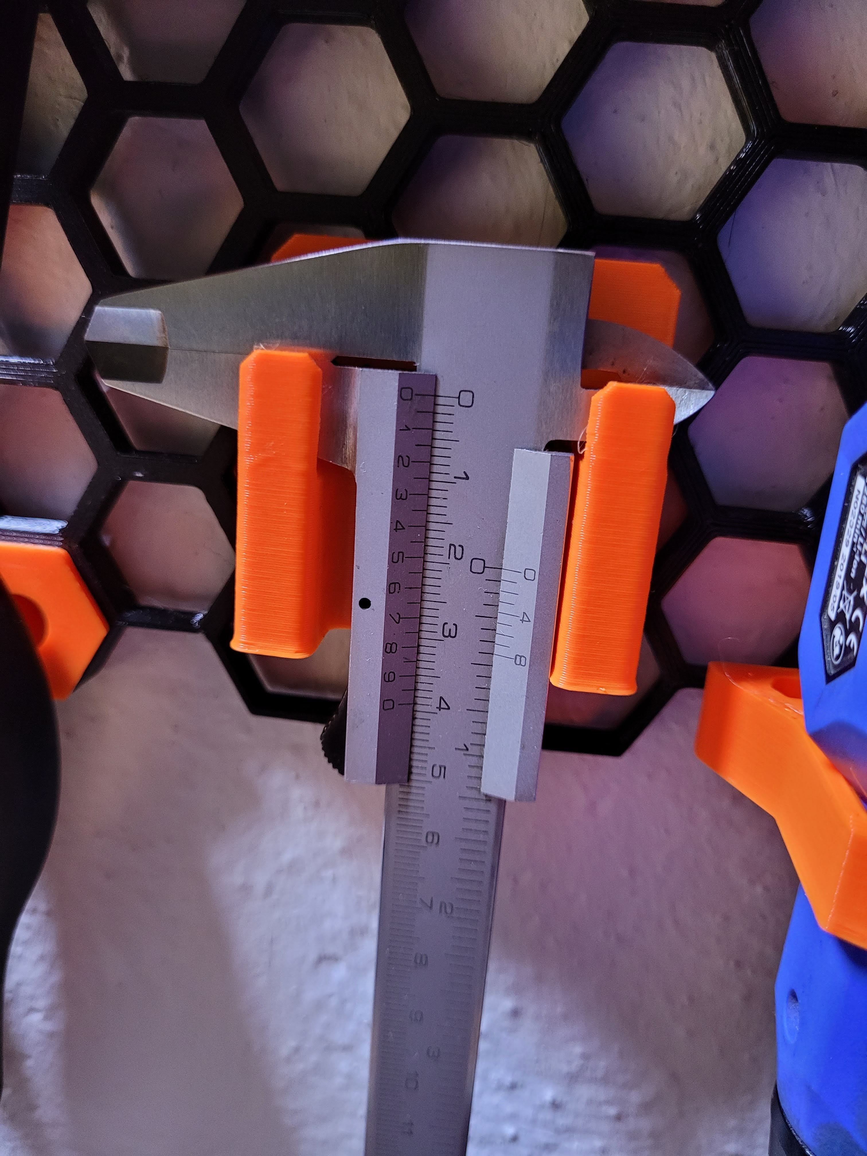 Support d'étrier pour mur de rangement Honeycomb