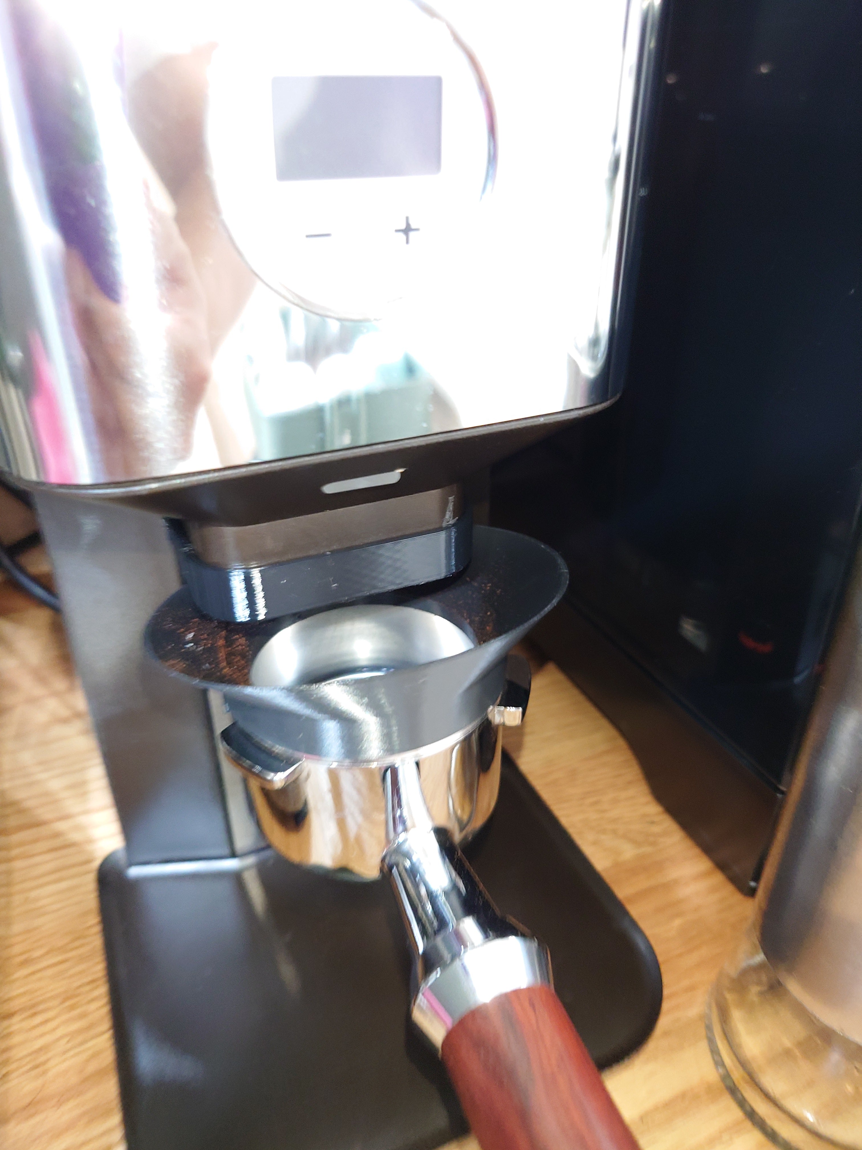 Goulotte de dosage de 54 mm pour porte-filtre Lelit PL72 et Breville