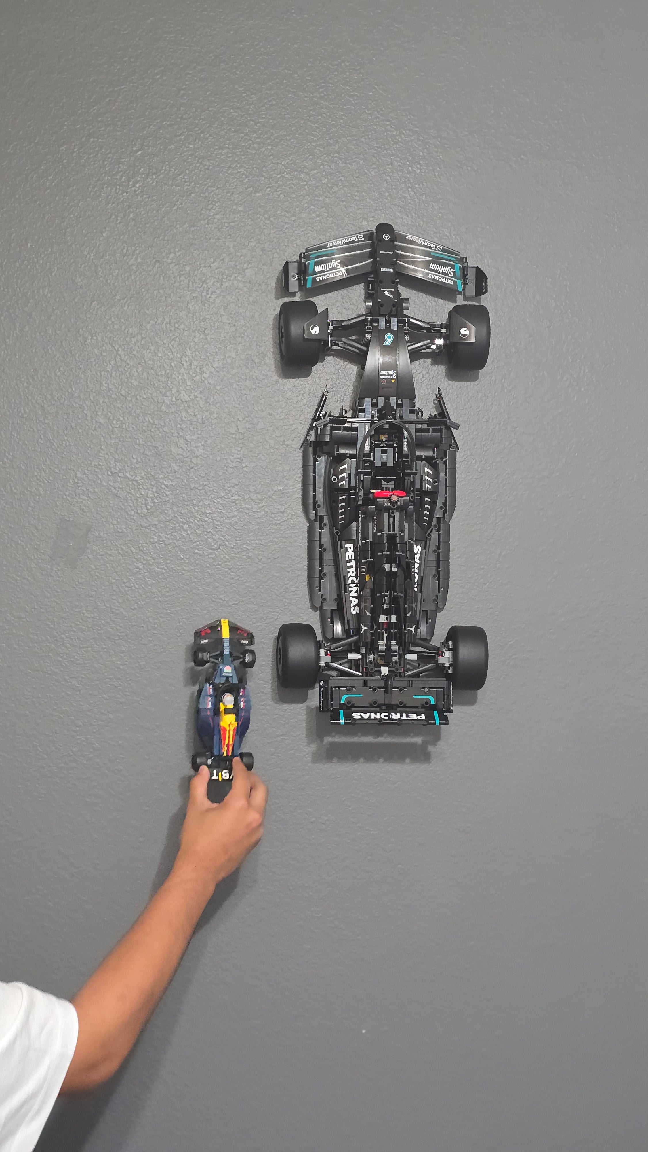 Support mural pour LEGO Technic Mercedes-AMG F1 W14 E