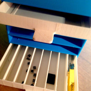 Boîte de rangement avec tiroirs et serrure d'arrêt pour composants électroniques et petites pièces