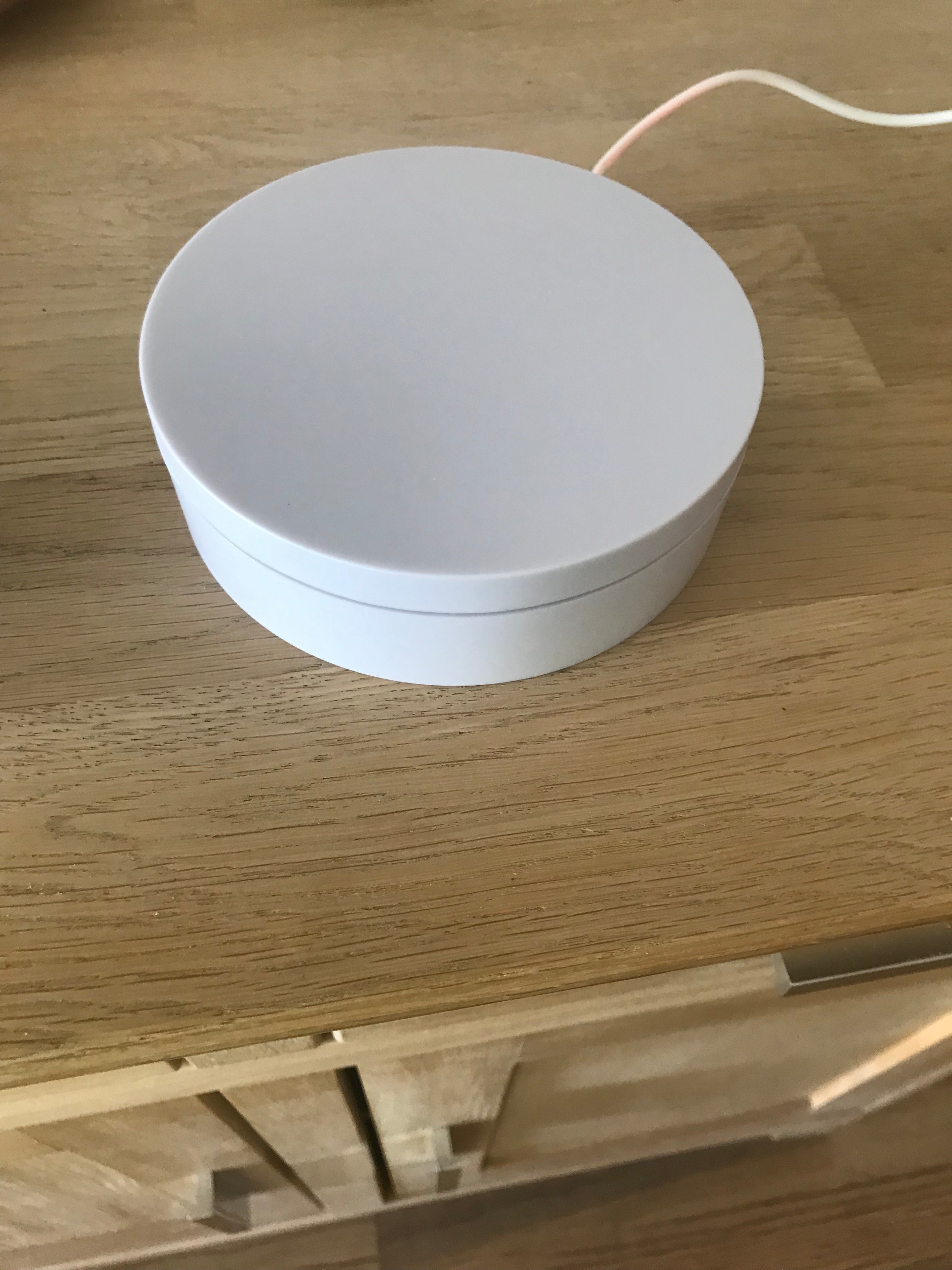 Plaque rotative imprimable en 3D pour présentoirs