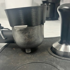 Entonnoir à porte-filtre pour DeLonghi EC155M