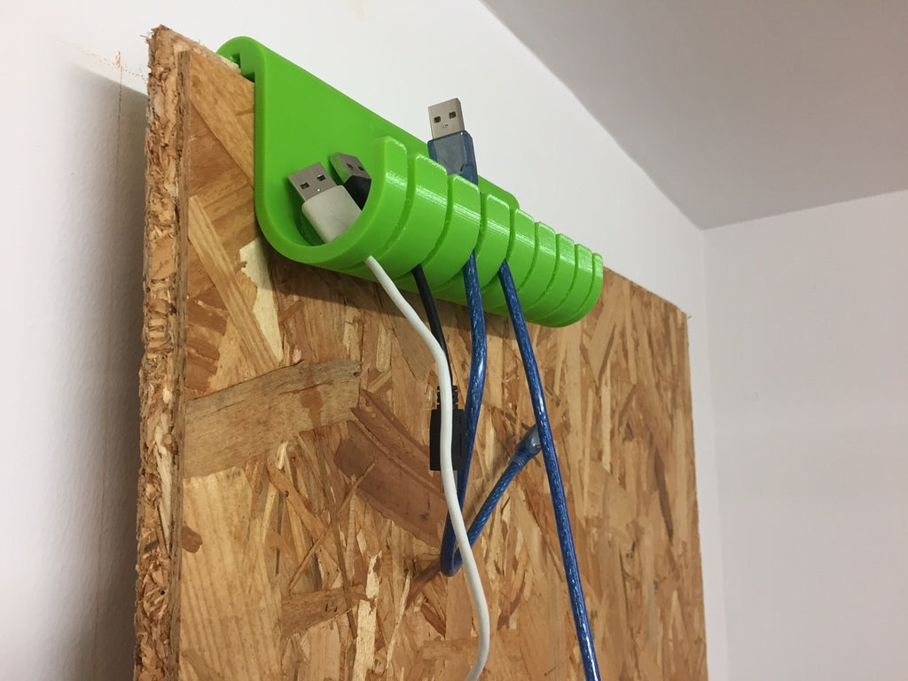 Support de câble USB pour panneaux de bois OSB