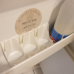 Porte-bouteilles et porte-gobelets pour porte de réfrigérateur