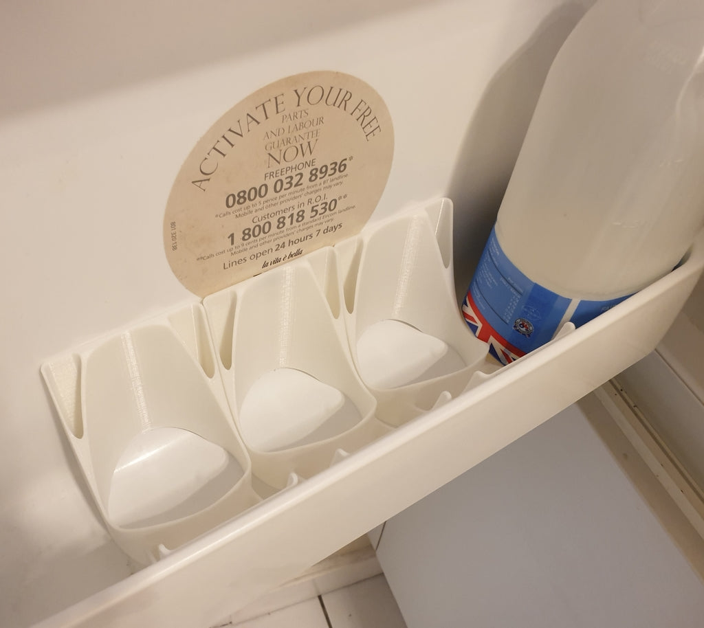 Porte-bouteilles et porte-gobelets pour porte de réfrigérateur
