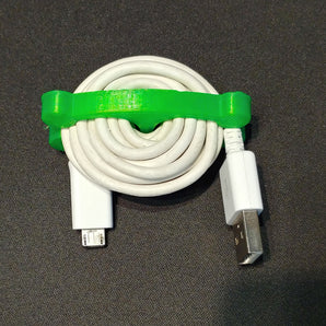 Support et enrouleur de câble USB compact