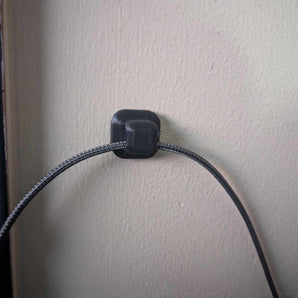 Support de câble discret pour montage en surface