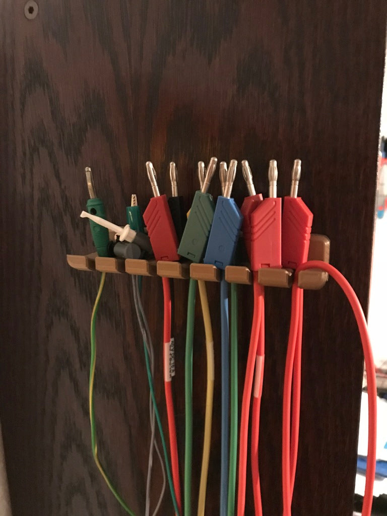 Crochets de câble pour une gestion efficace des câbles