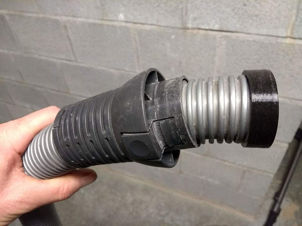 Raccord de tuyau d'aspirateur Miele S711 - Embout auto-serrant