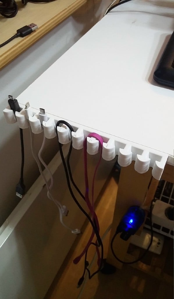 Support de câble USB - Pratique et organisé