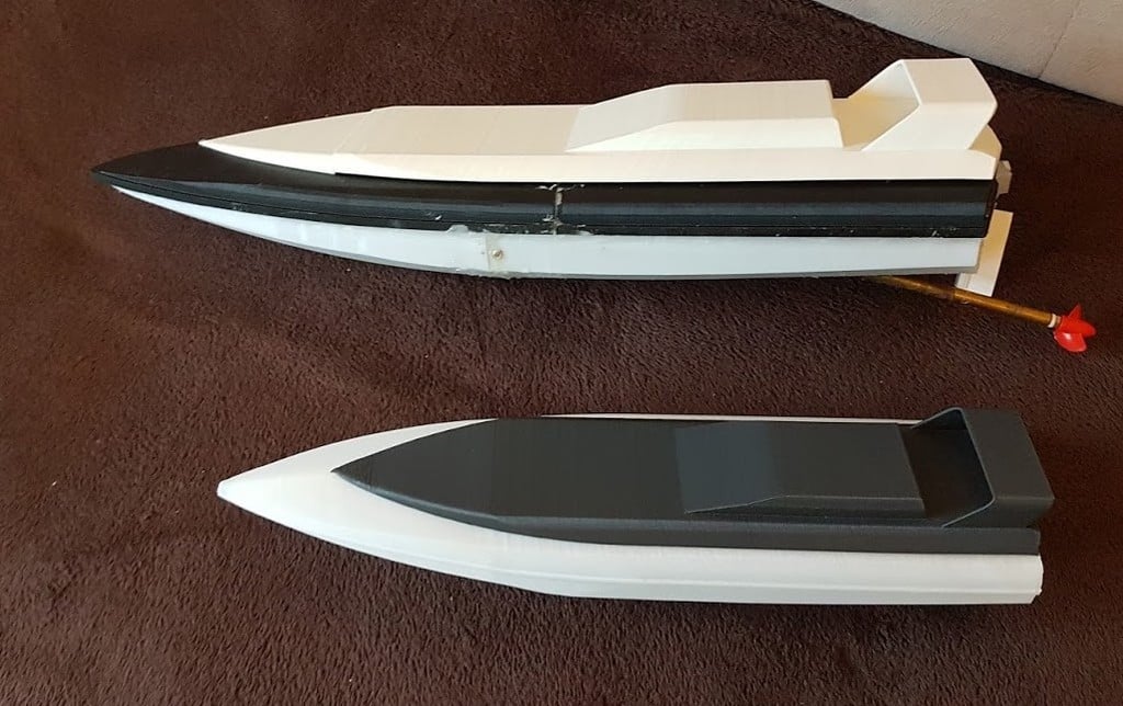 Bateau télécommandé (bateau RC)