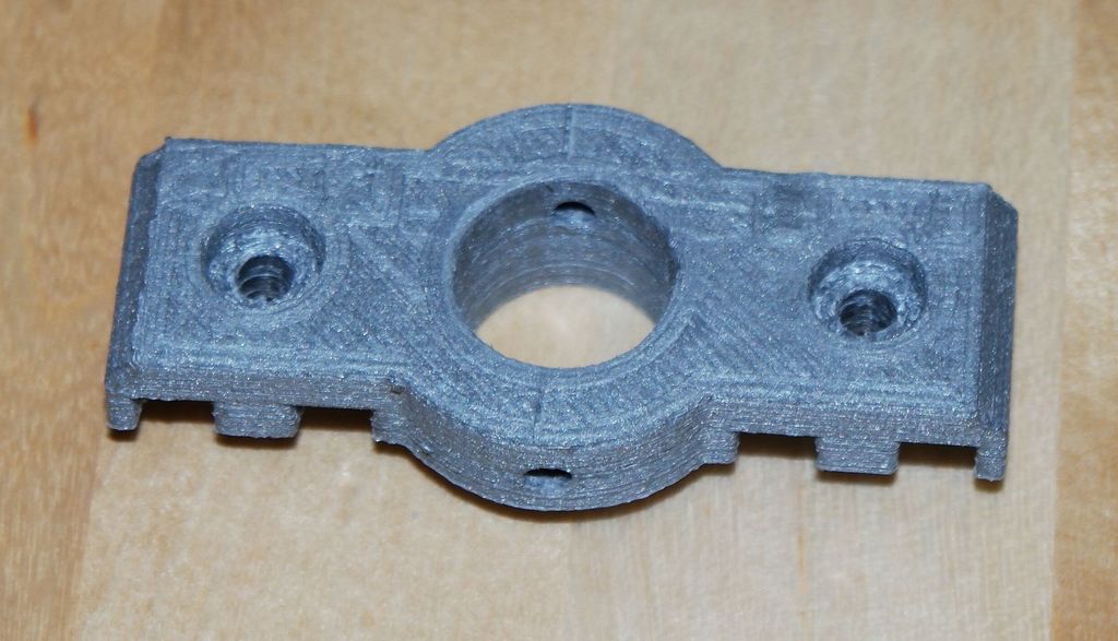 Support German RepRap NEO E3D V6 avec prise intégrée et gestion des câbles