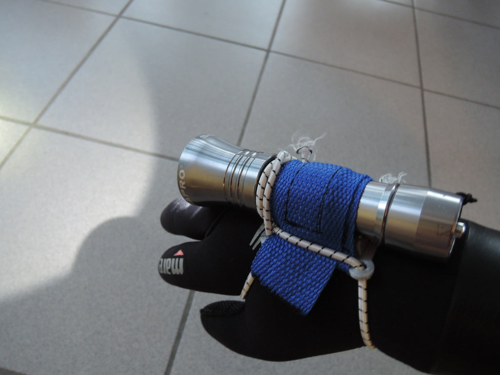 Scubapro nova 200 lampe de plongée, montage à la main