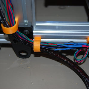 Support de câble enfichable Maker Slide / Hadron Ord Bot