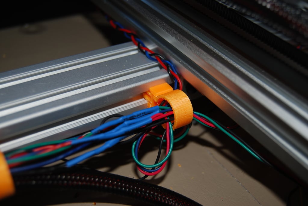 Support de câble enfichable Maker Slide / Hadron Ord Bot