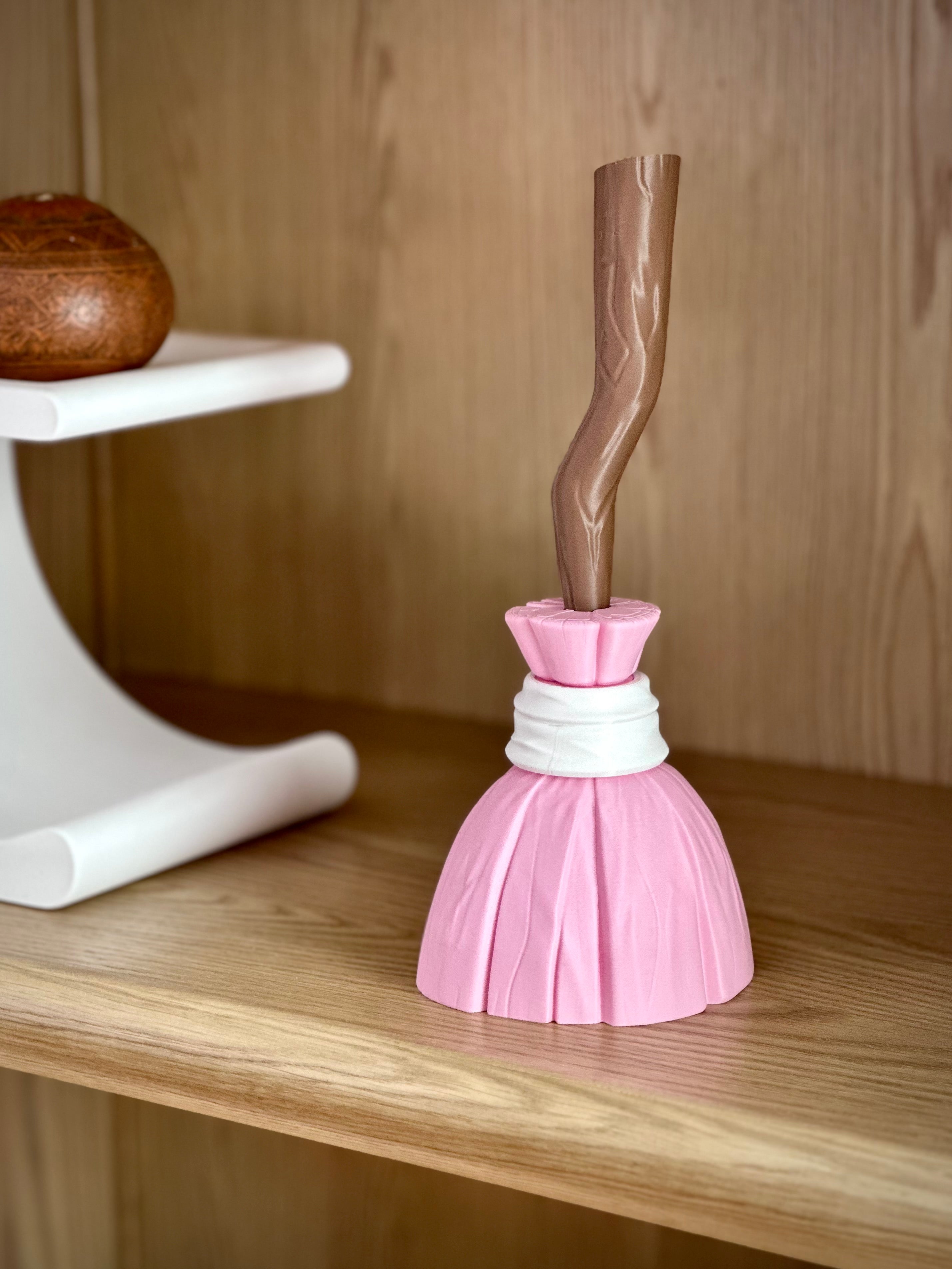 Stylo balai de sorcière fonctionnel pour le bureau