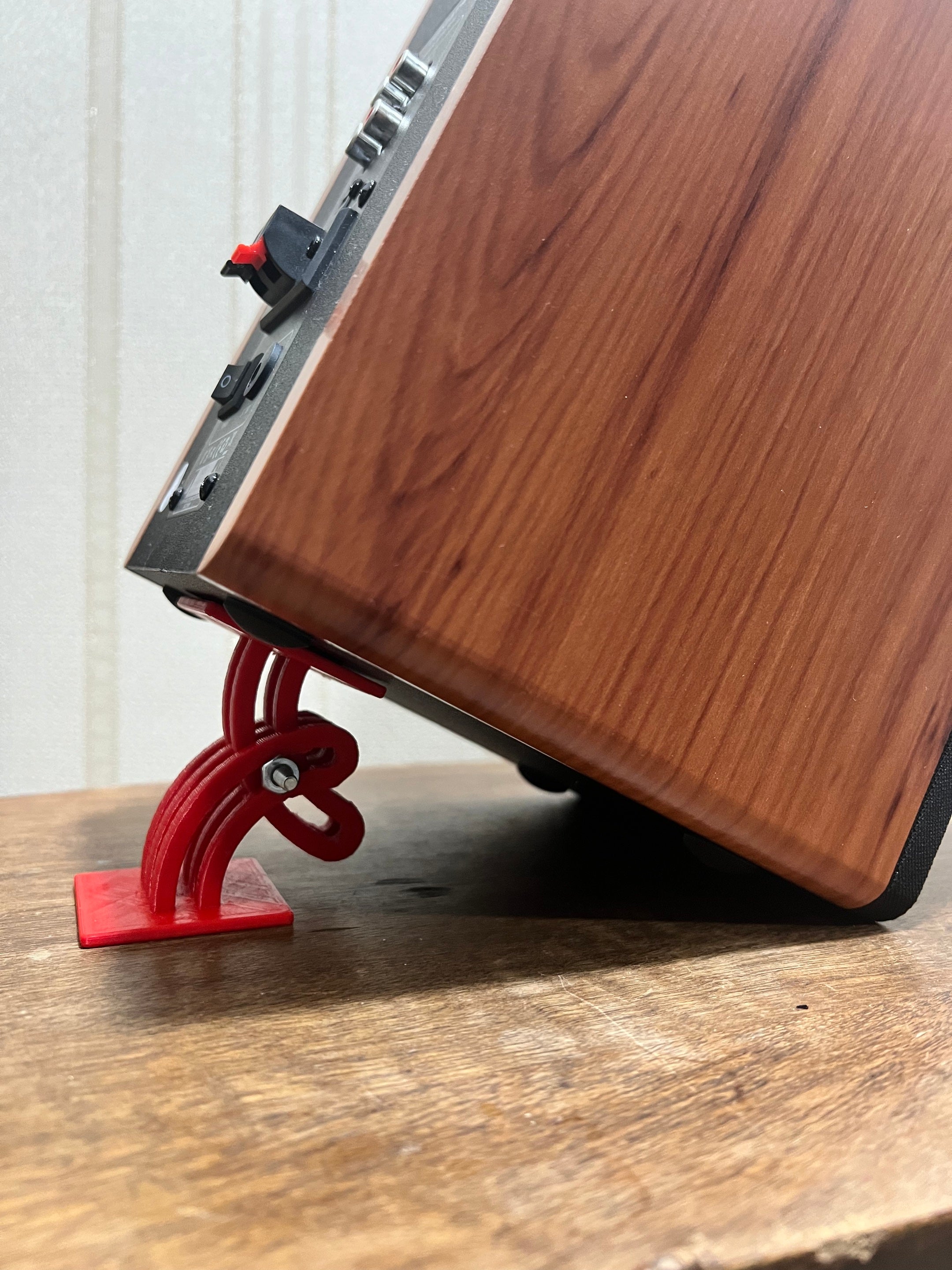 Support de haut-parleur à angle réglable