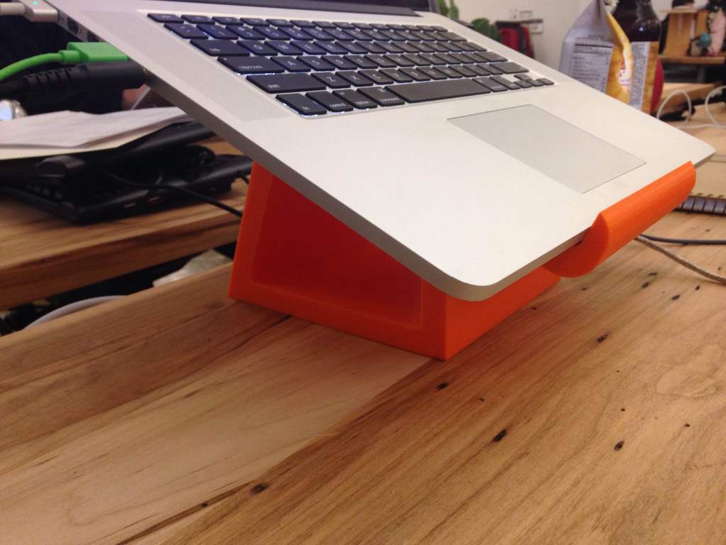 Support ergonomique et peu encombrant pour MacBook Pro