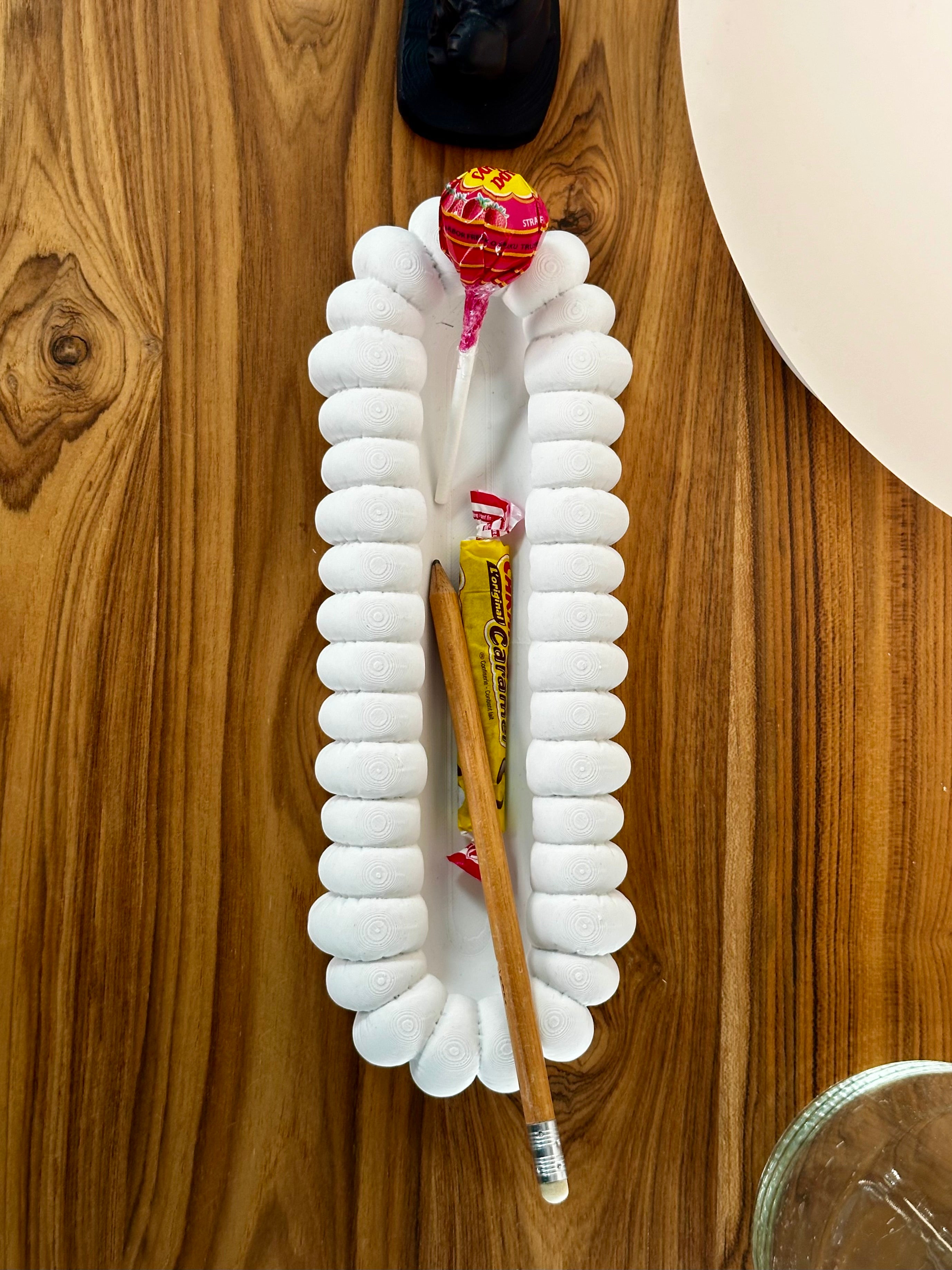 Plateau moderne pour le rangement de petits objets sur bureau