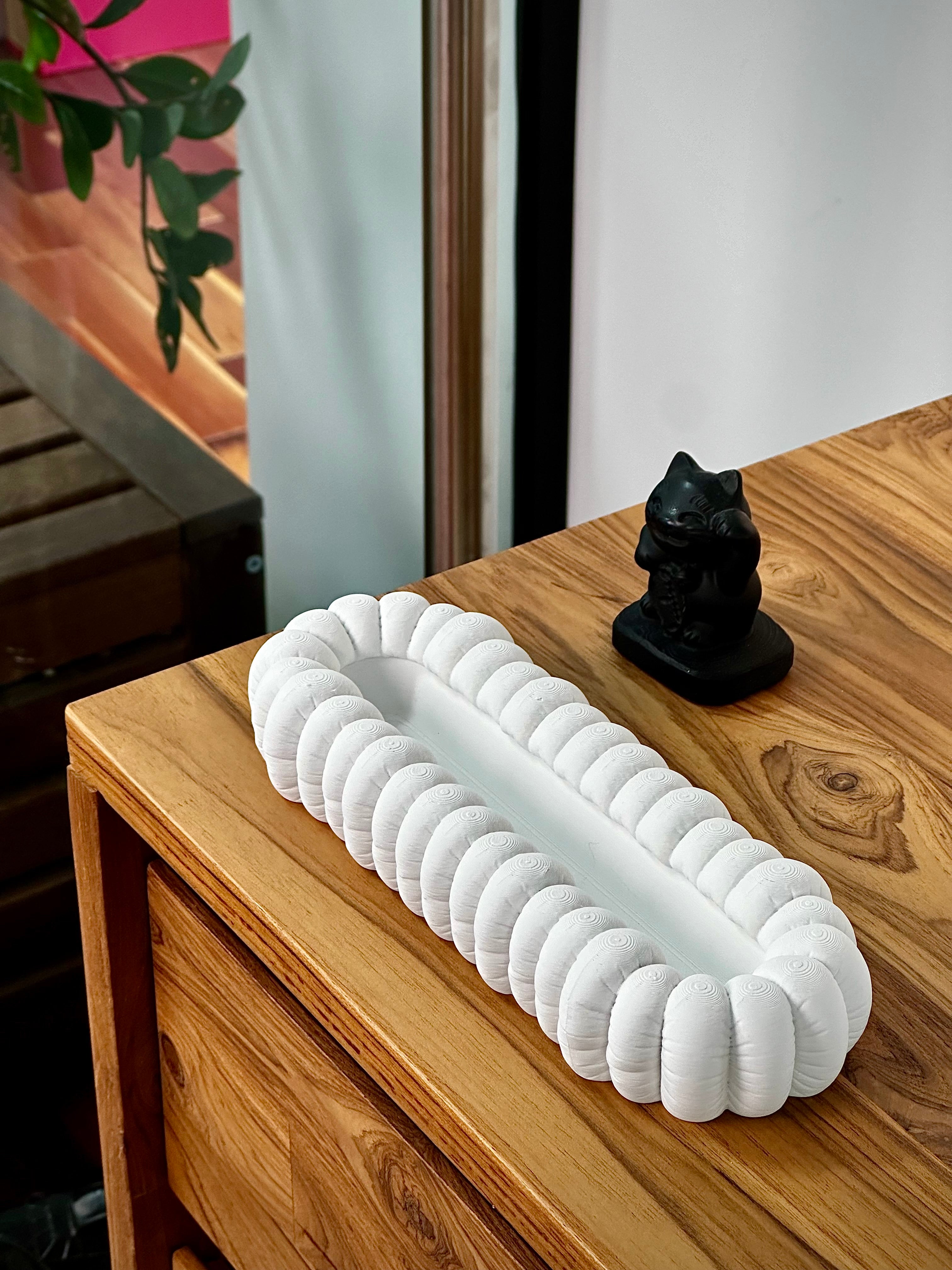 Plateau moderne pour le rangement de petits objets sur bureau