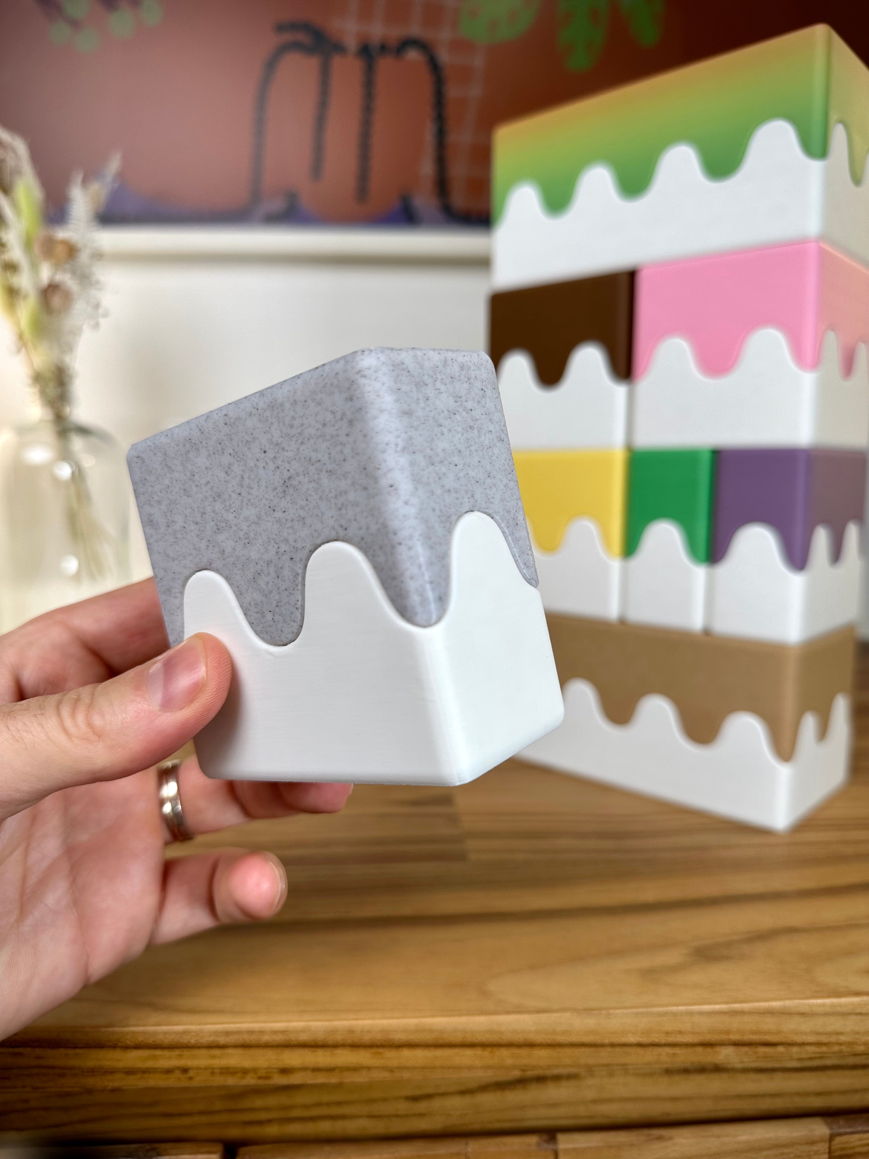 Jolis boîtes empilables avec un design ondulé