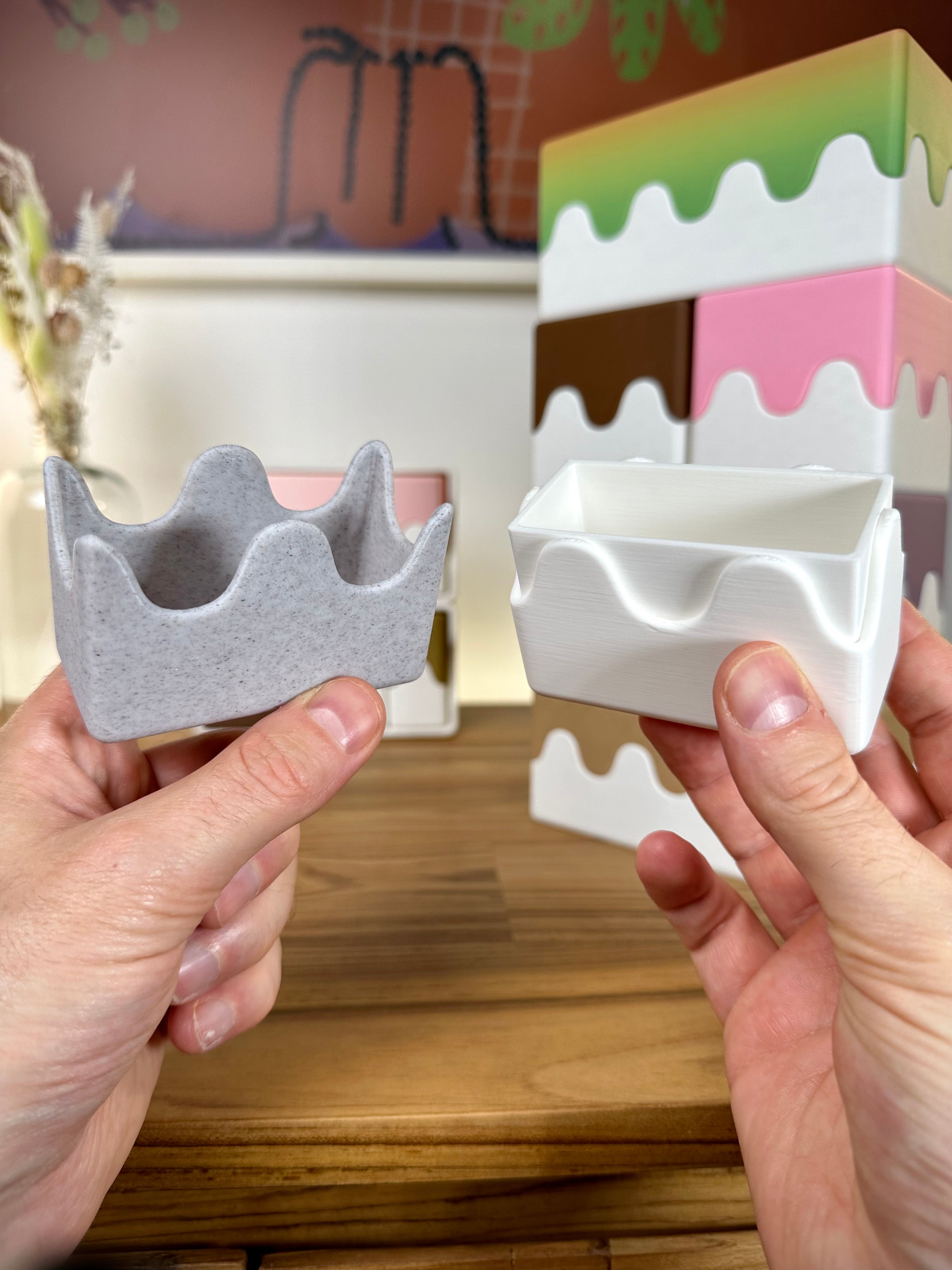 Jolis boîtes empilables avec un design ondulé