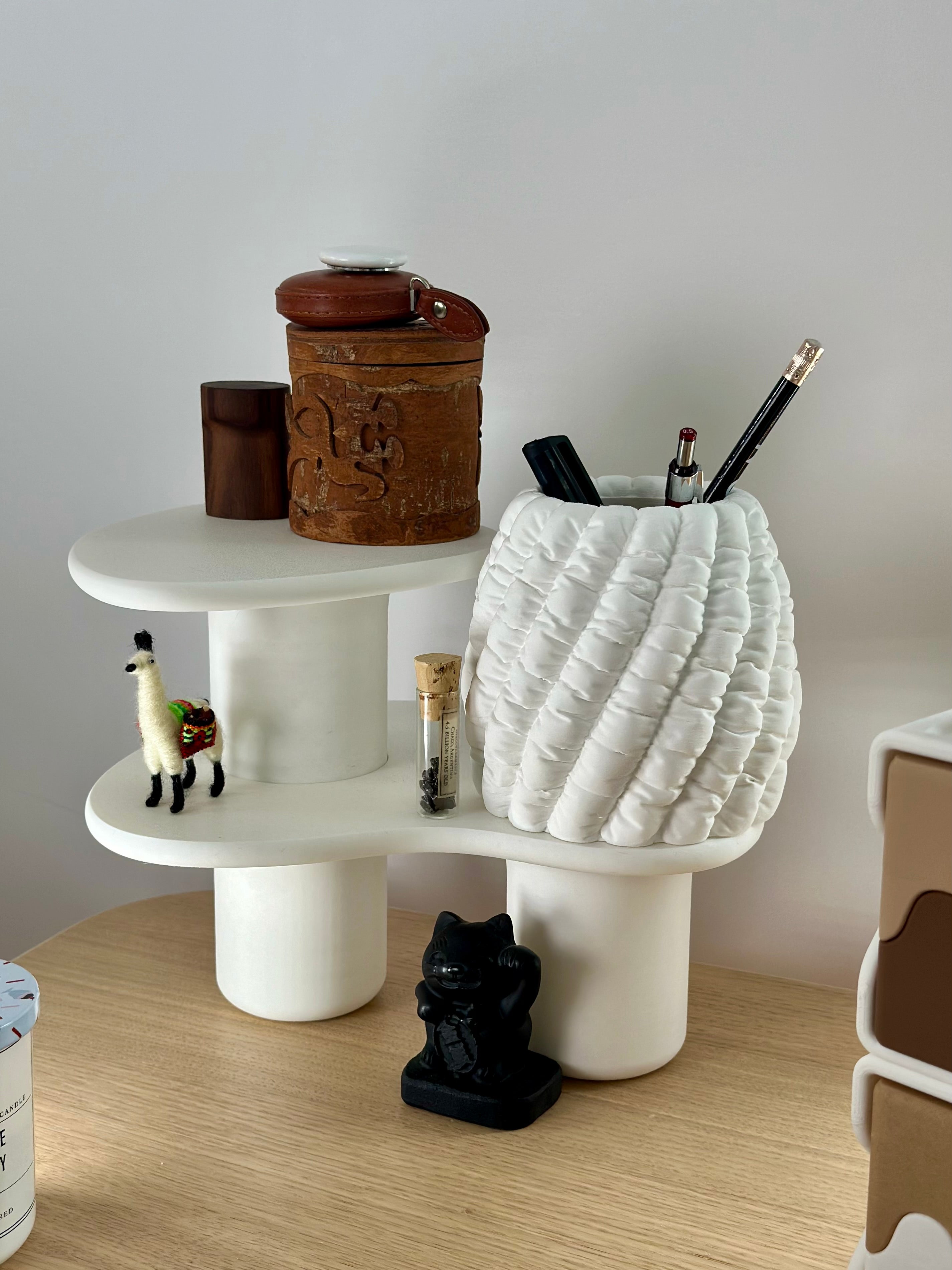 Support ondulé moderne et élégant pour bureau