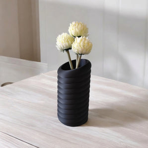Vase moderne au design sculptural توروس tourbillonnant