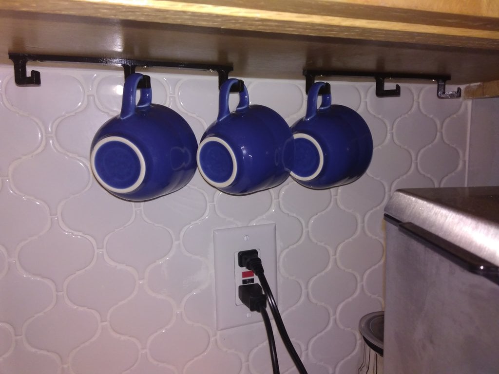 Support peu encombrant pour tasses et mugs