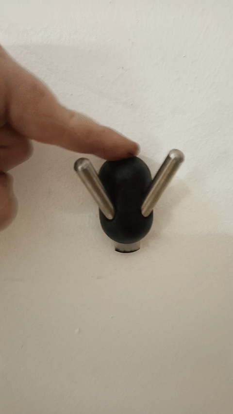 Porte-manteau mural robuste avec barre de 8 mm