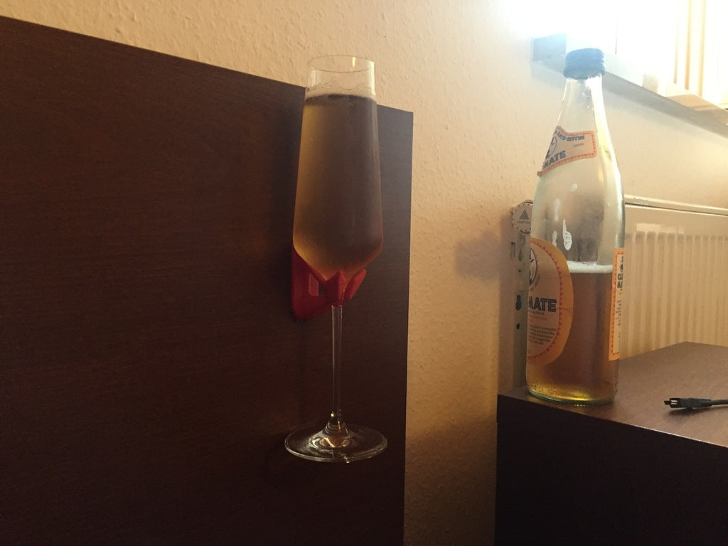 Porte-verre à champagne élégant pour montage mural
