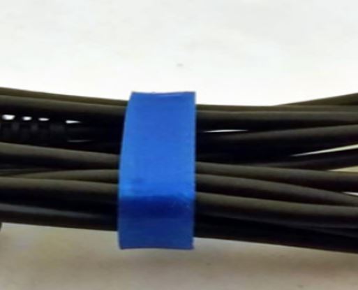 Organisateur de câbles en deux tailles pour les câbles USB et les câbles d'alimentation