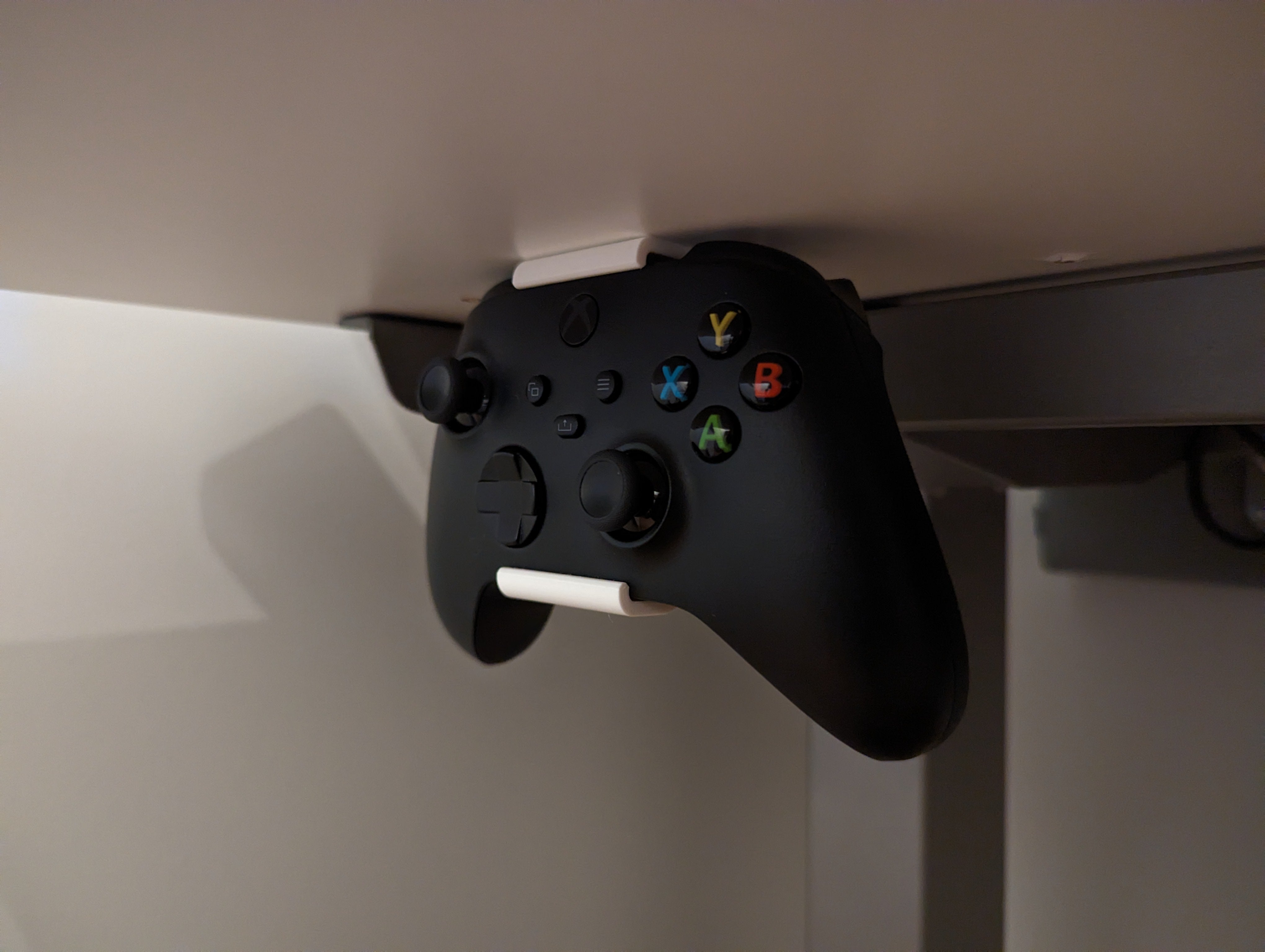 Support de contrôleur Xbox sous le bureau