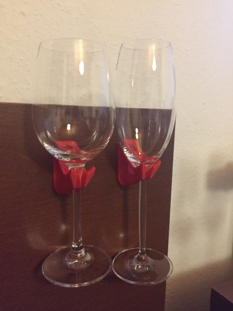 Porte-verre à champagne élégant pour montage mural
