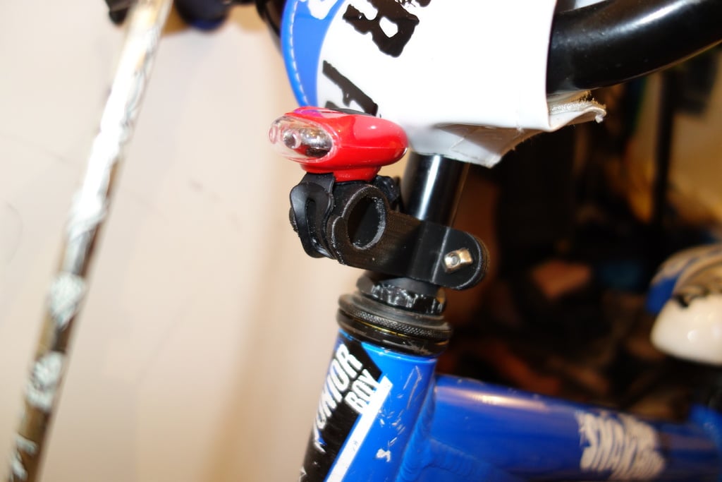 Support d&#39;éclairage vélo pour tube 32mm - Leader Fox 16