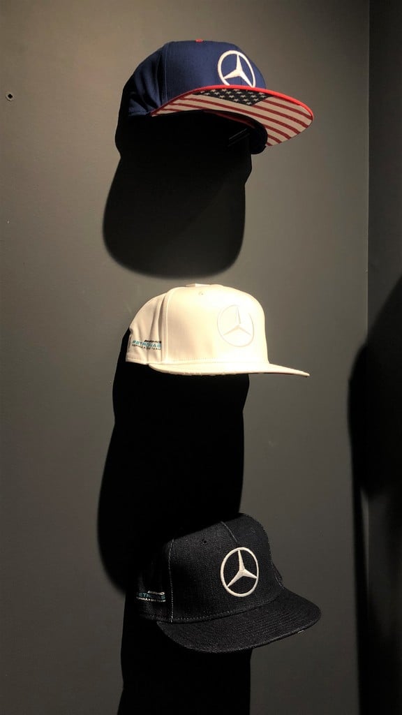 Support d'affichage mural pour casquettes