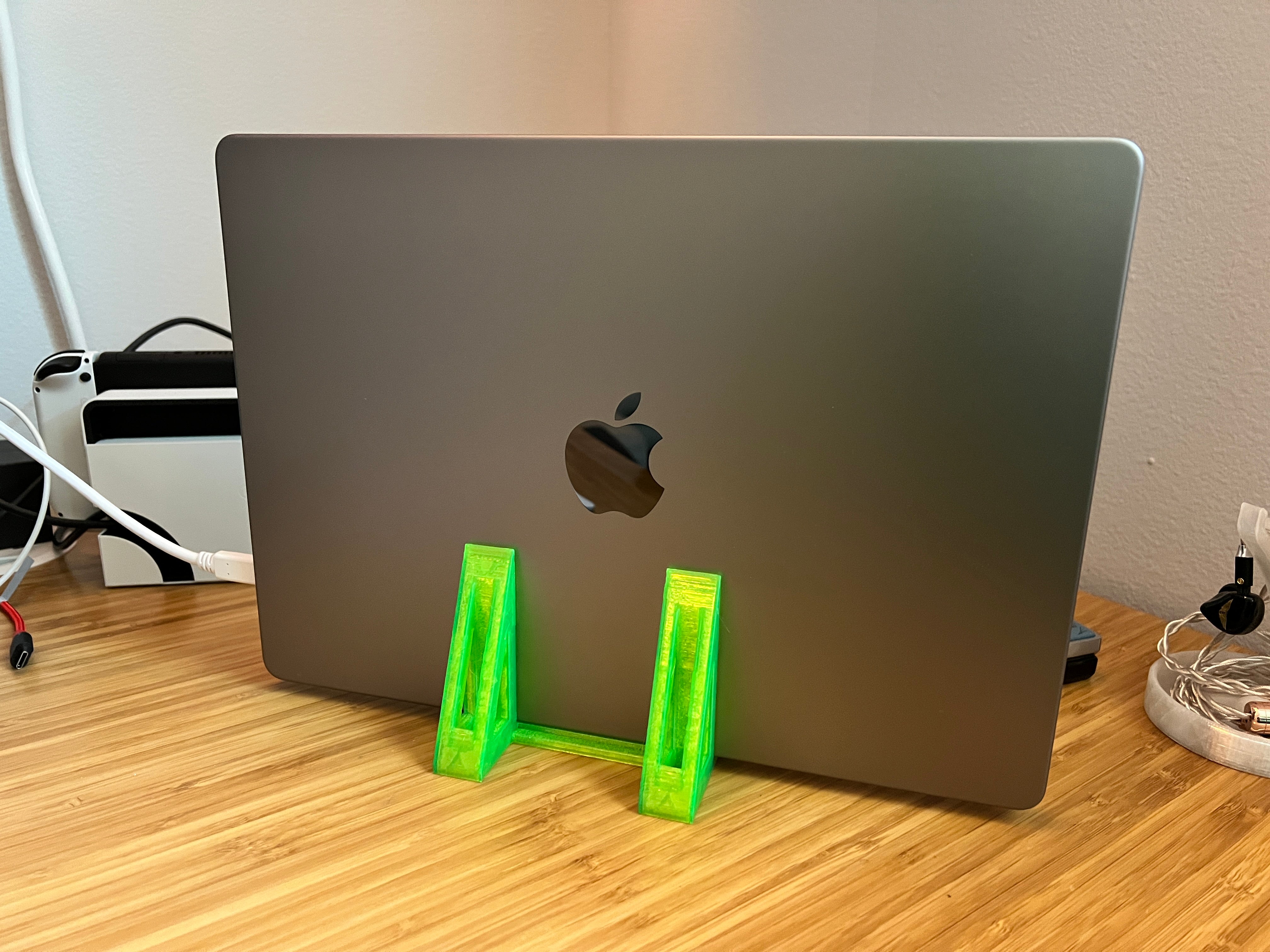 Support vertical pour Macbook Pro 14'