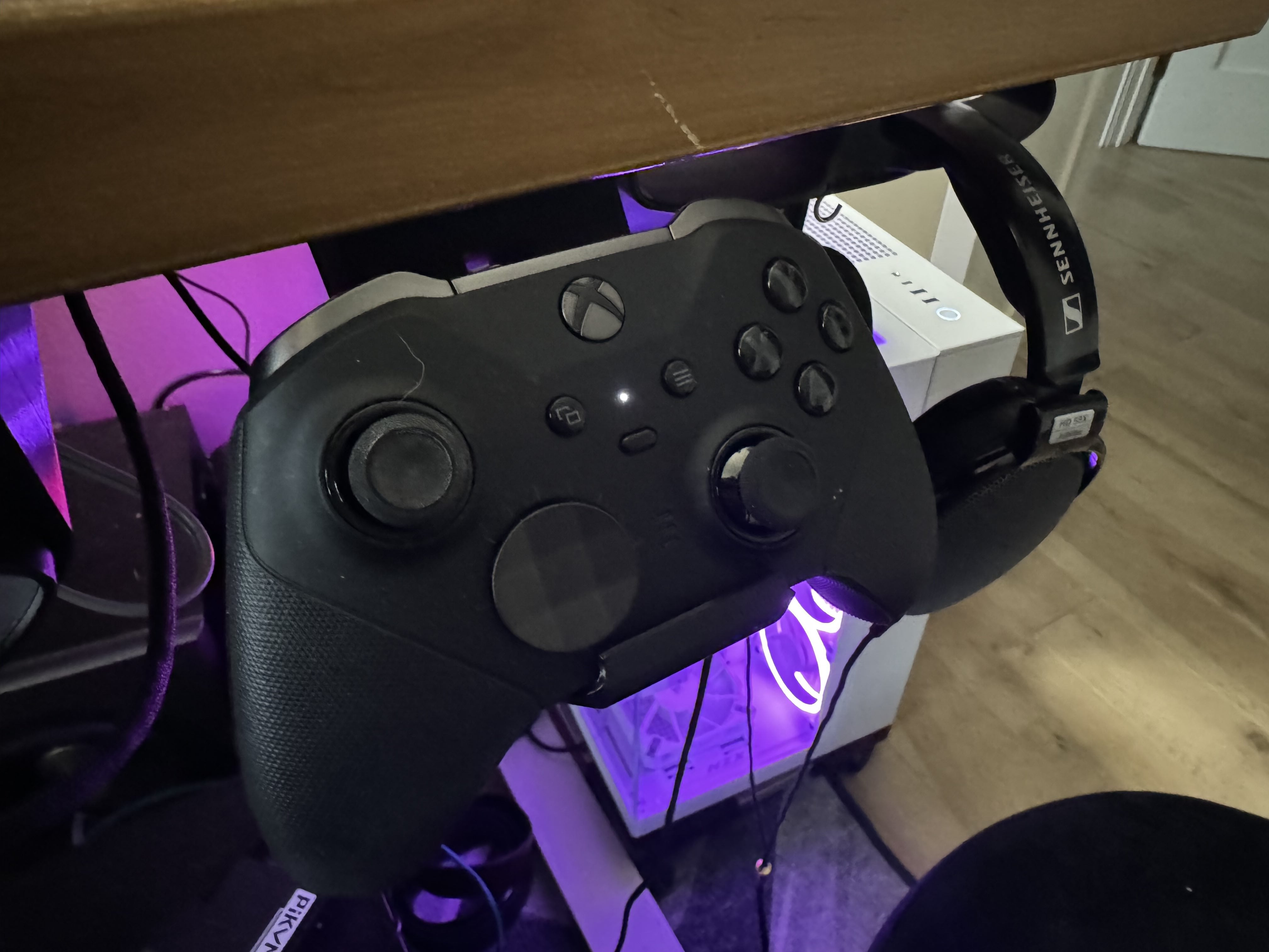 Support de chargement sous le bureau pour manette Xbox Elite